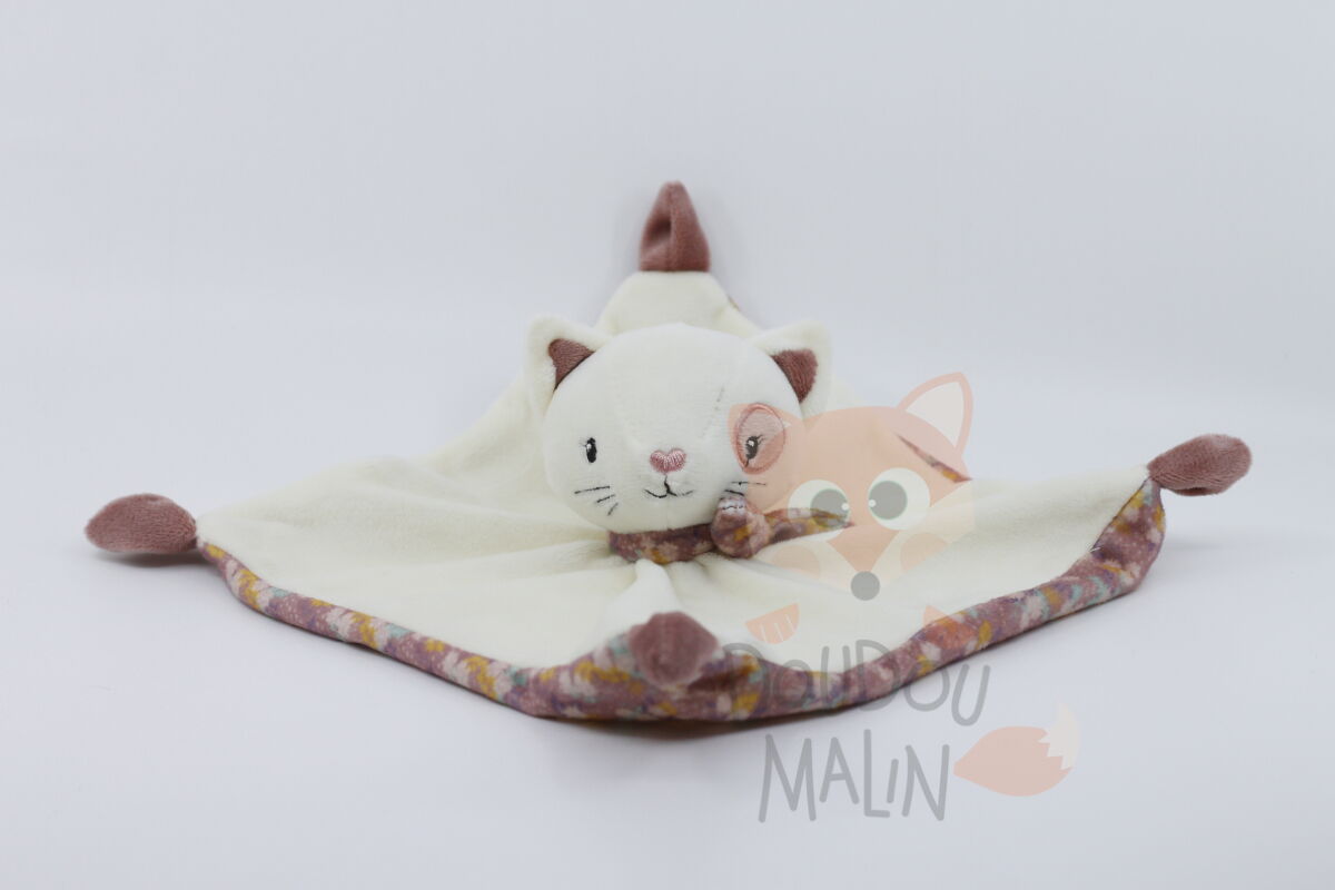 Bm - chat beige fleur 22 cm 